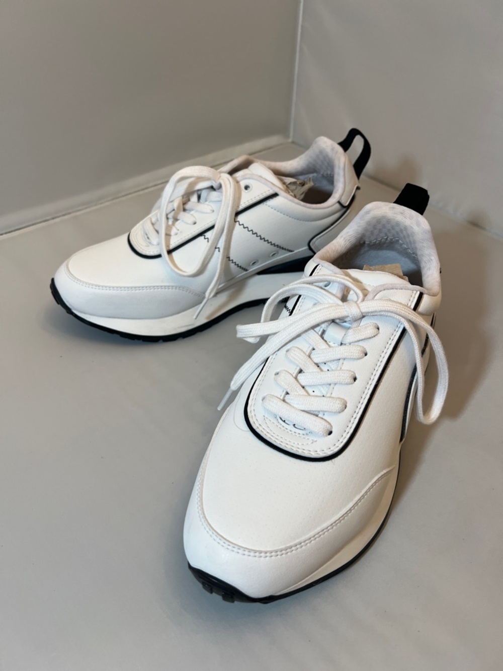 LOCI Fusion white and black vegan leather sneakers EU 41 NWOB